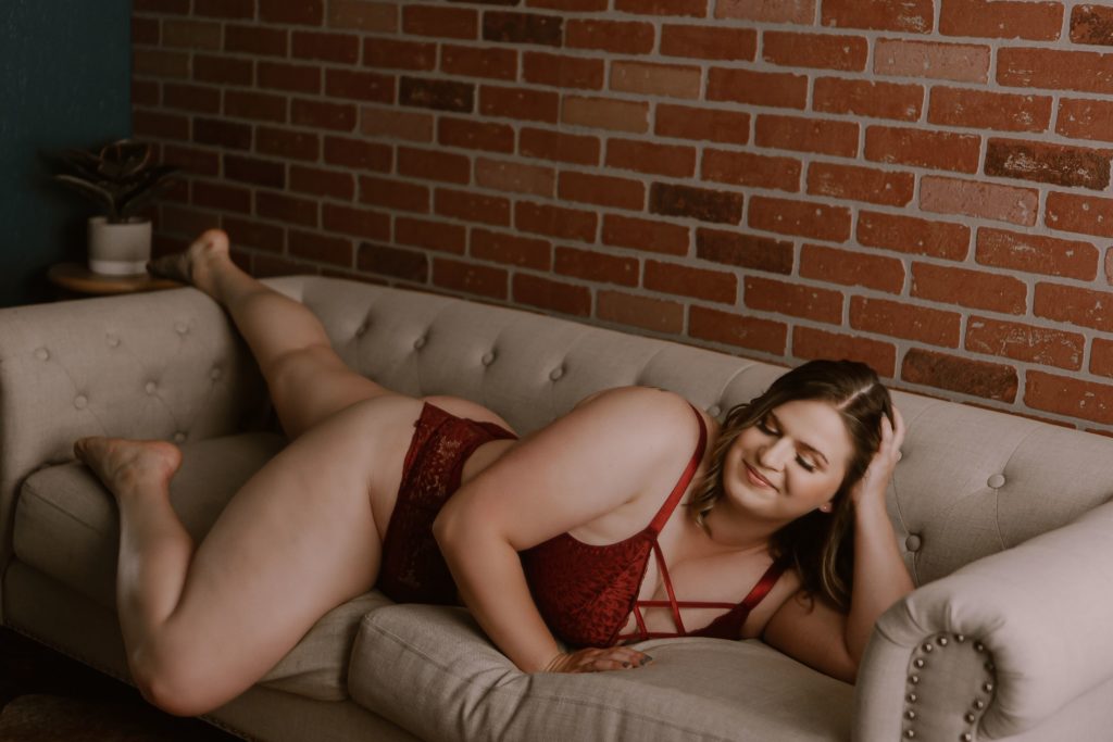 how revealing will my boudoir session be with stl boudoir photographer